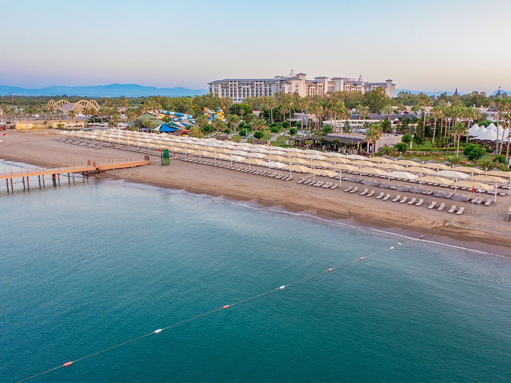 Ranta ja hotellialue