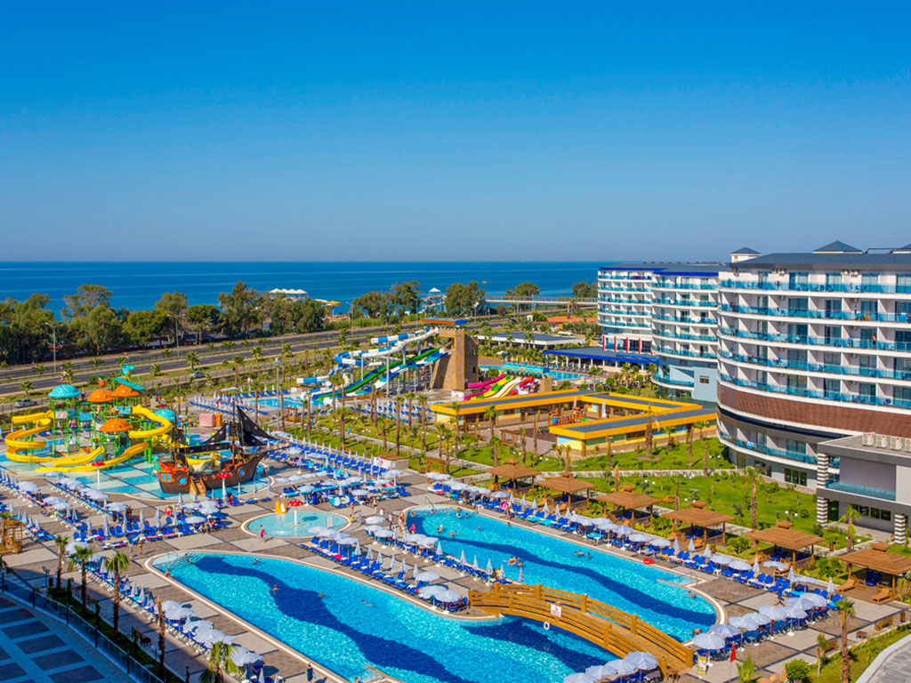 Uima-allasalue vesipuistolla